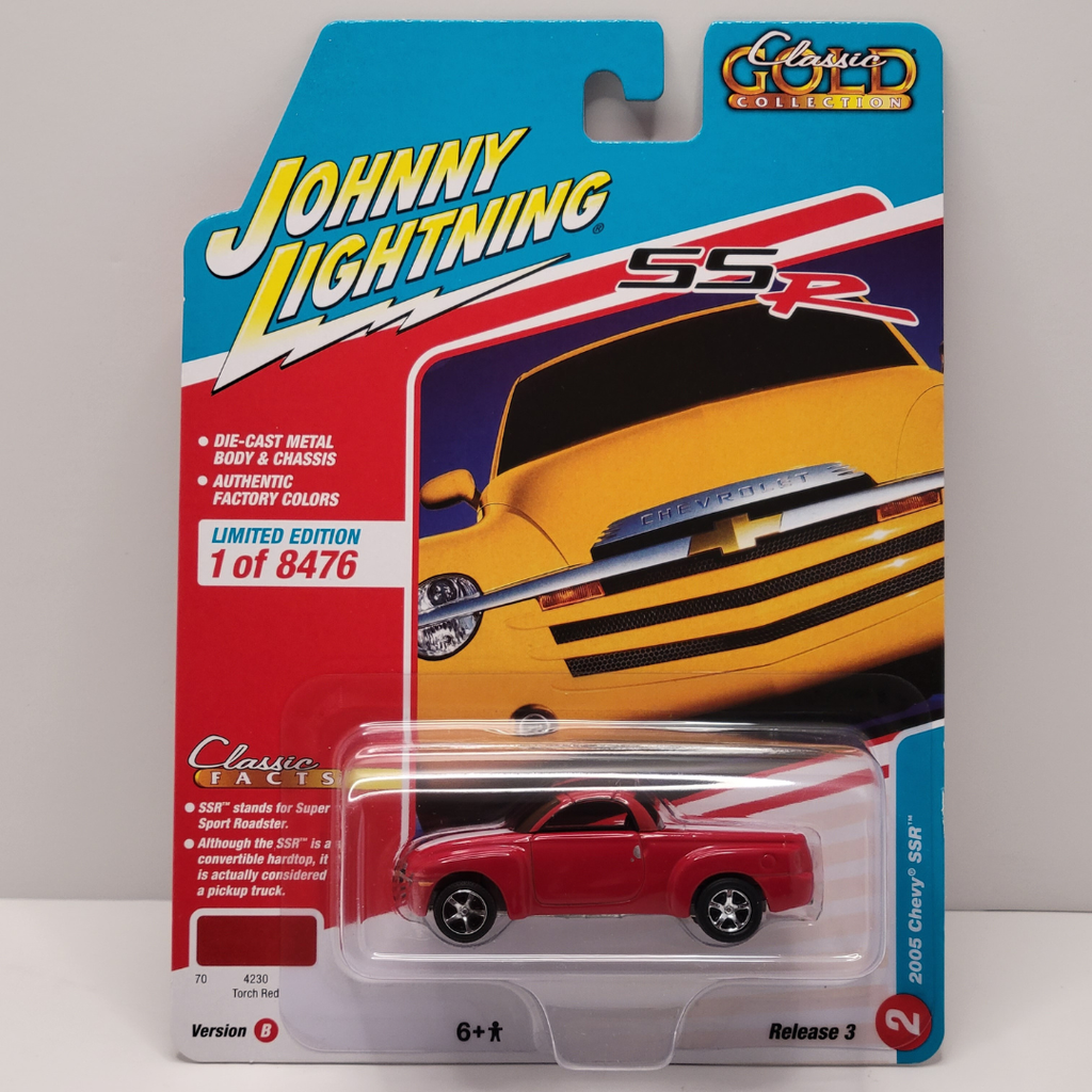 Johnny Lightning Classic Gold - 2005 Chevy SSR 1/64
