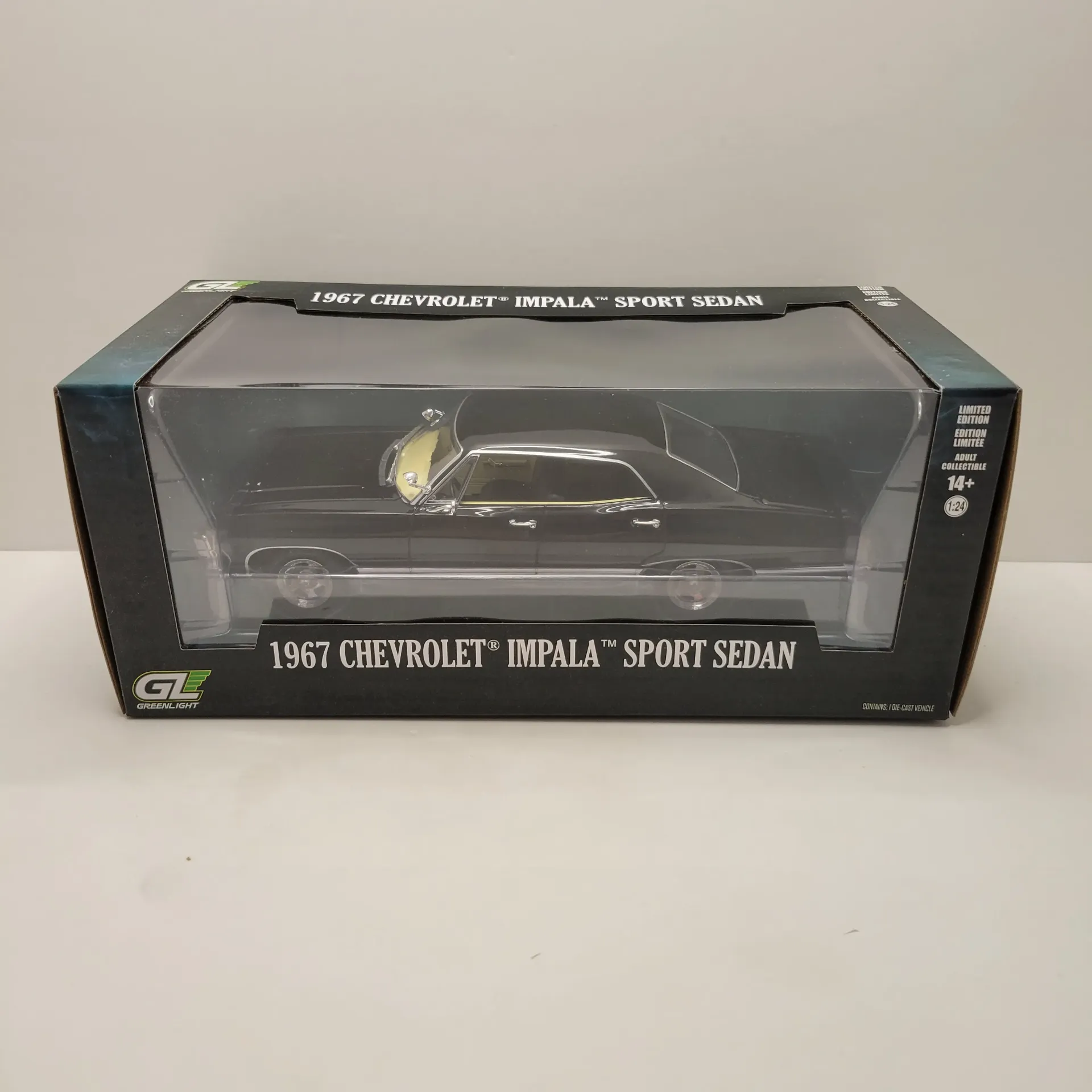 Greenlight - 1967 Chevrolet Impala Sport Sedan 1/24
