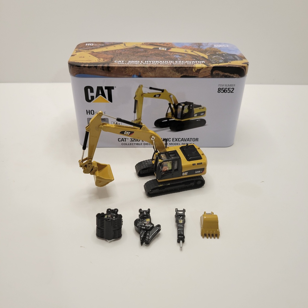 Diecast Masters - CAT - 320D L Hydraulic Excavator (HO Scale)