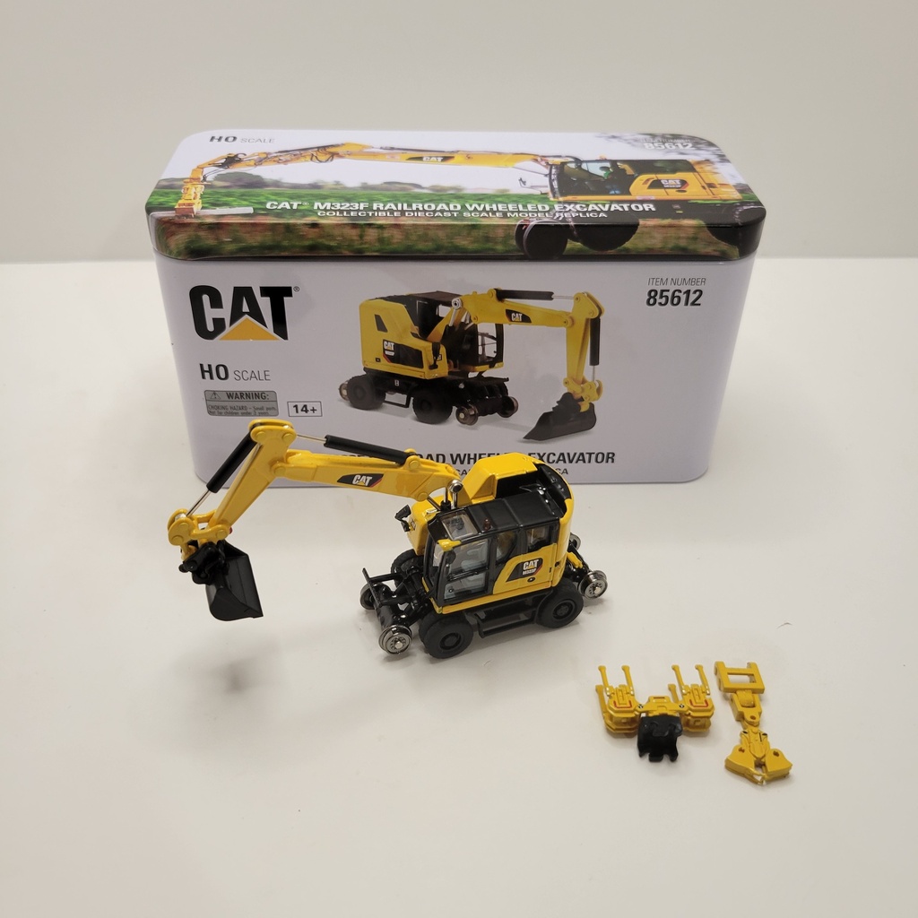 Diecast Masters - CAT - M323F Railroad Wheeled Excavator (HO Scale)