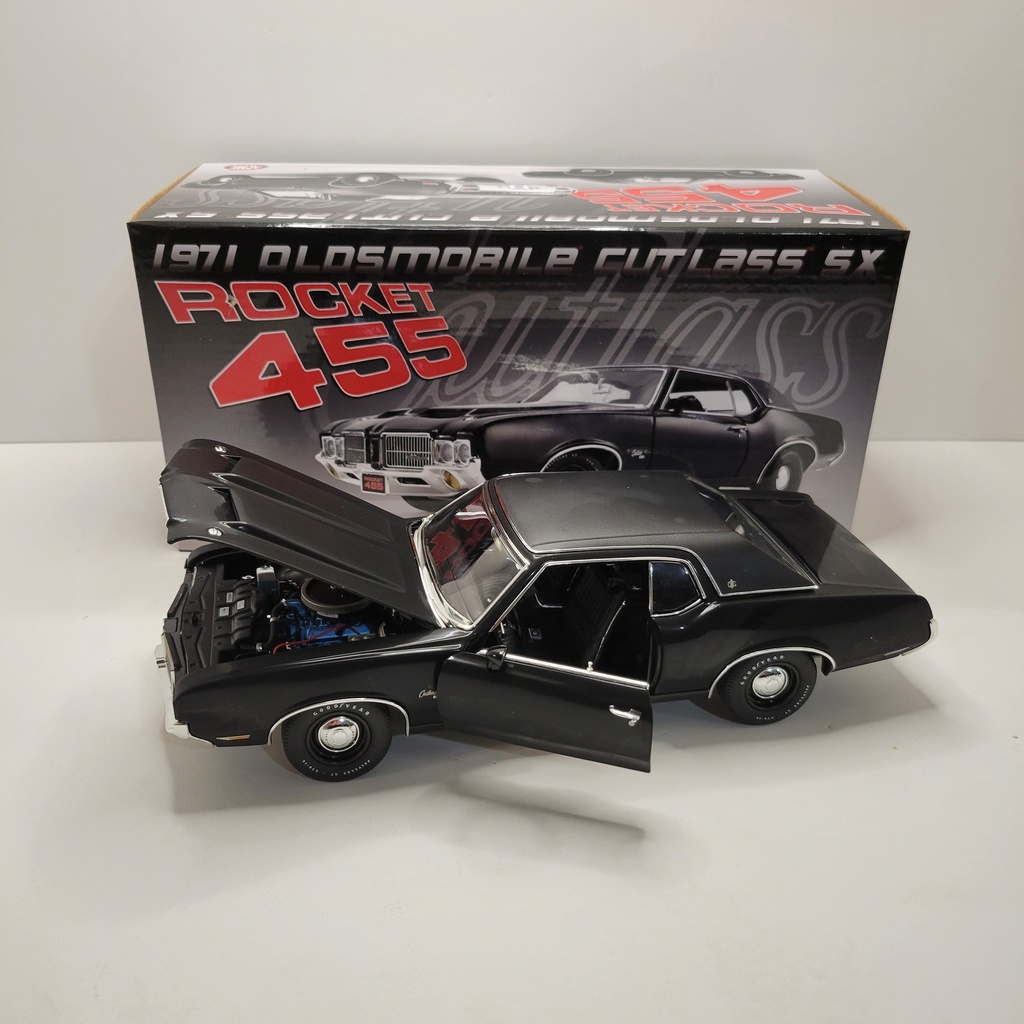 ACME - 1971 Oldsmobile Cutlass SX ''Rocket 455'' 1/18