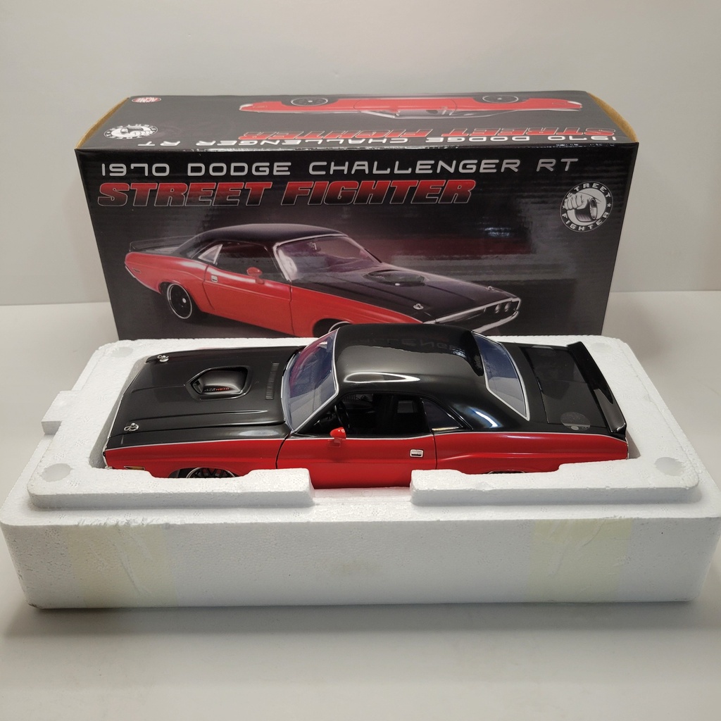 ACME - 1970 Dodge Challenger RT Street Fighter 1/18