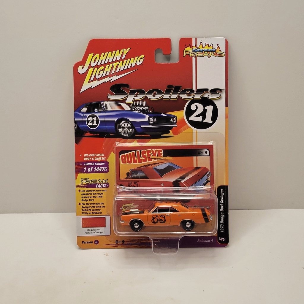 Johnny Lightning - Spoilers 21 - 1970 Dodge Dart Swinger 1/64