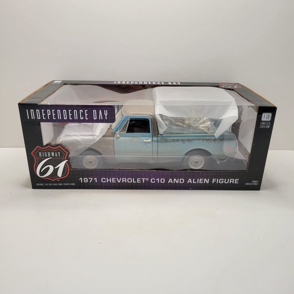 Highway 61 - 1971 Chevrolet C10 & Alien Figure 1/18