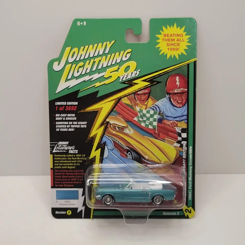 Johnny Lightning - 1964 1/2 Ford Mustang Convertible 1/64