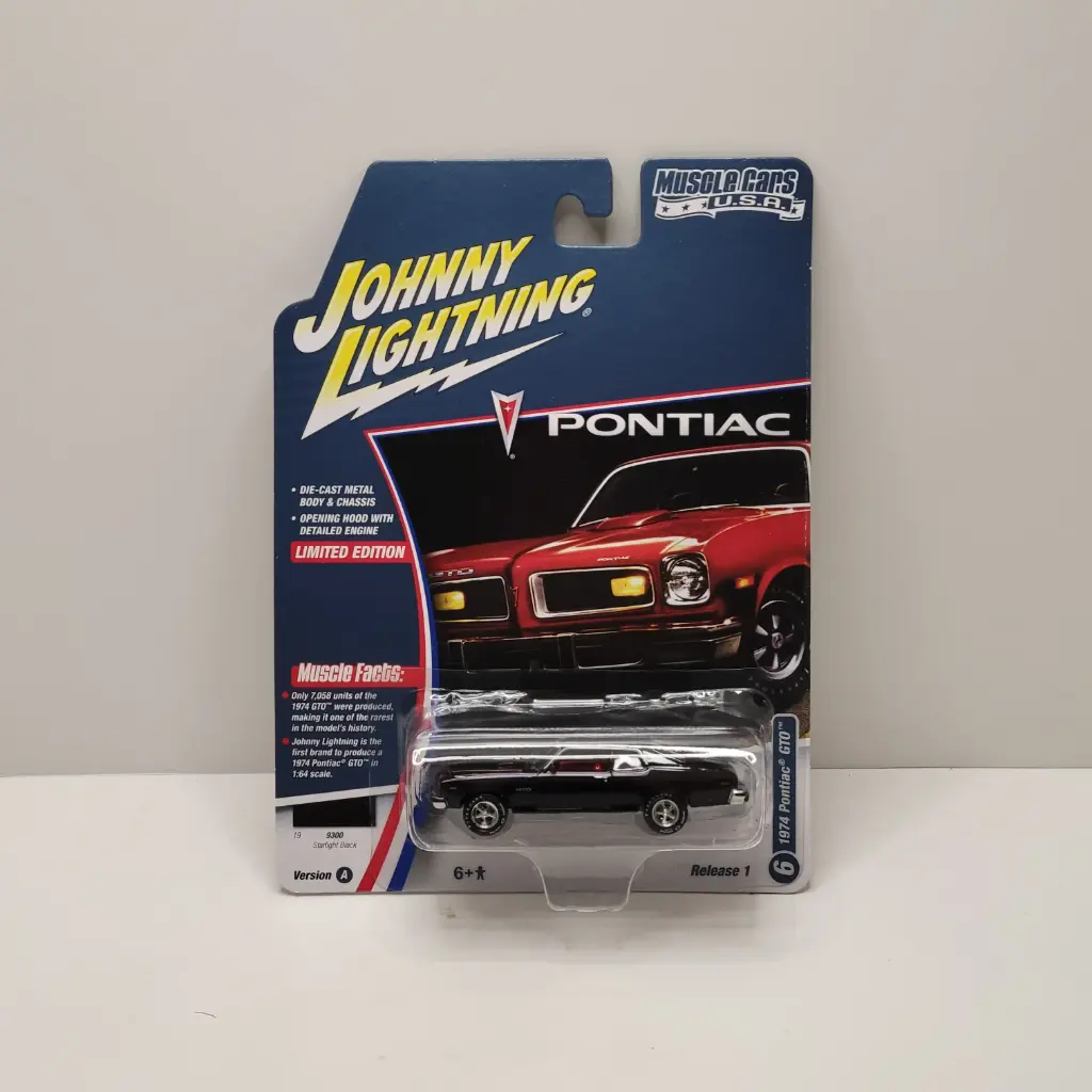 Johnny Lightning - 1974 Pontiac GTO 1/64