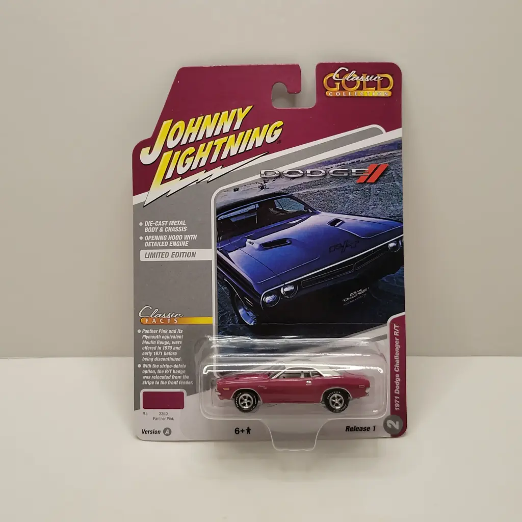 Johnny Lightning - 1971 Dodge Challenger R/T 1/64