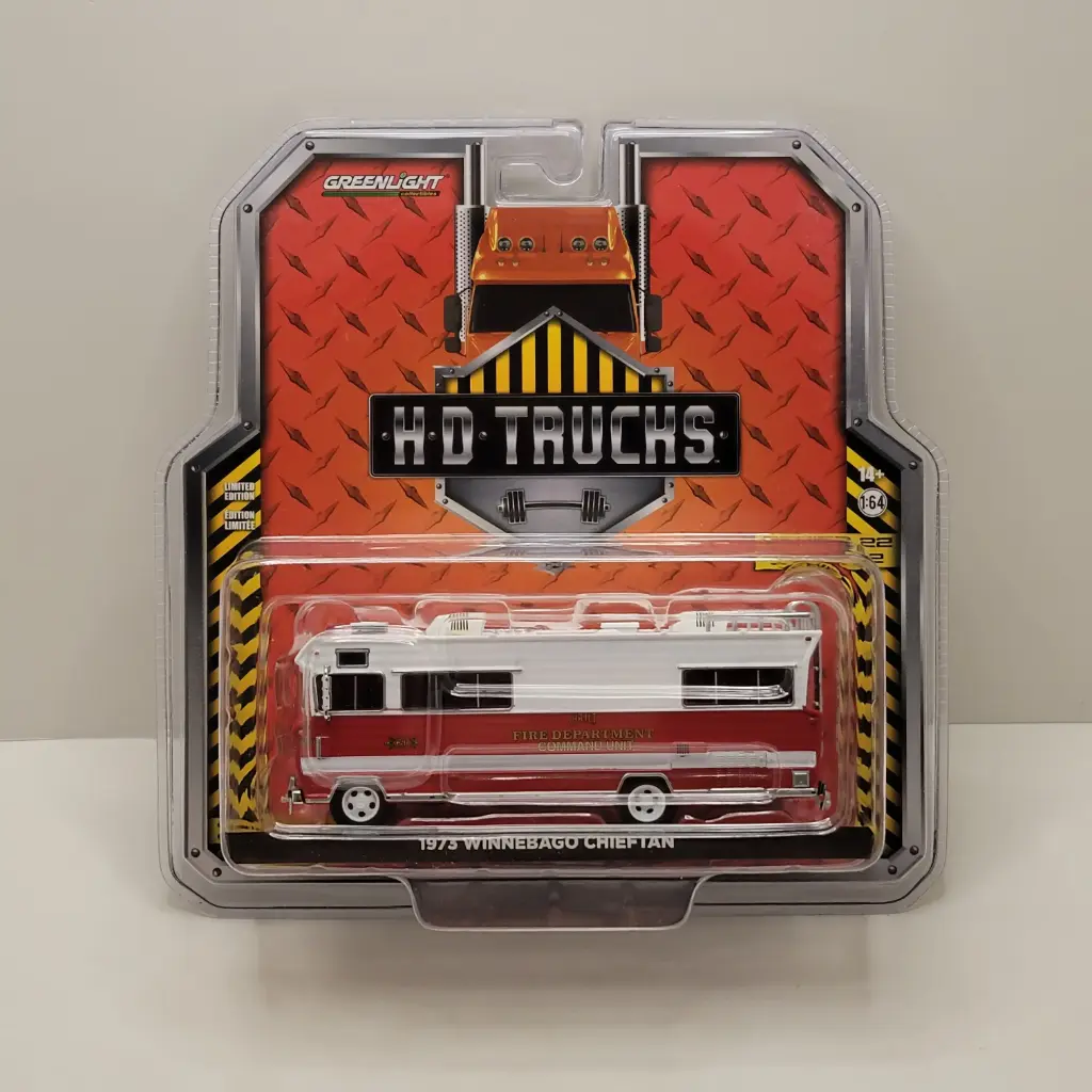 Greenlight - H.D. Trucks - 1973 Winnebago Chieftan 1/64