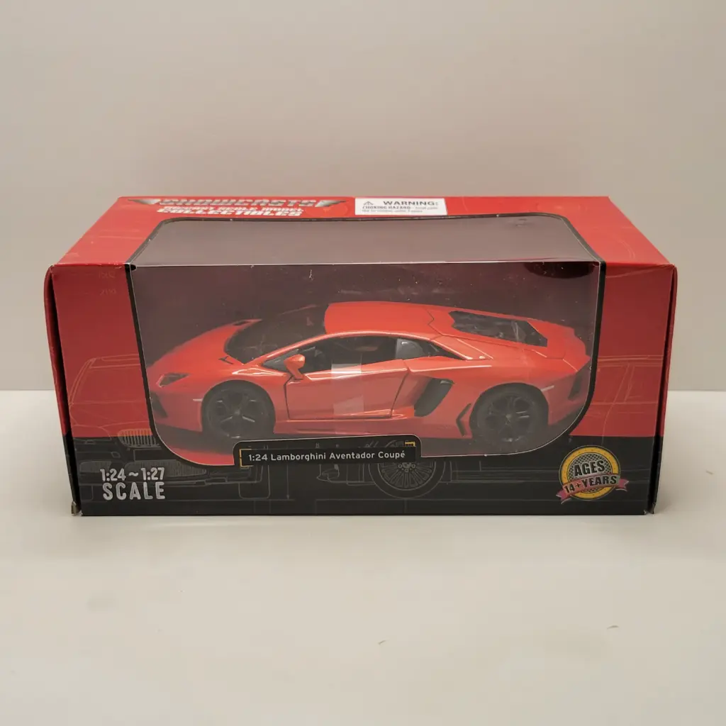 Showcasts - Lamborghini Aventador Coupe 1/24