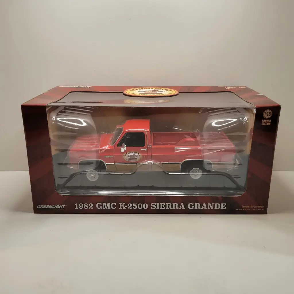 Greenlight - 1982 GMC K-2500 Sierra Grande 1/18