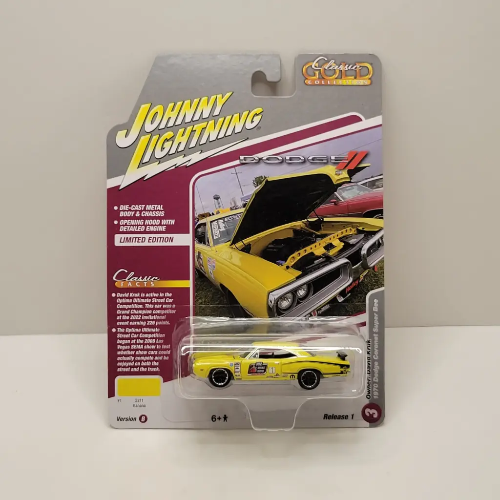 Johnny Lightning - 1970 Dodge Coronet Super Bee 1/64