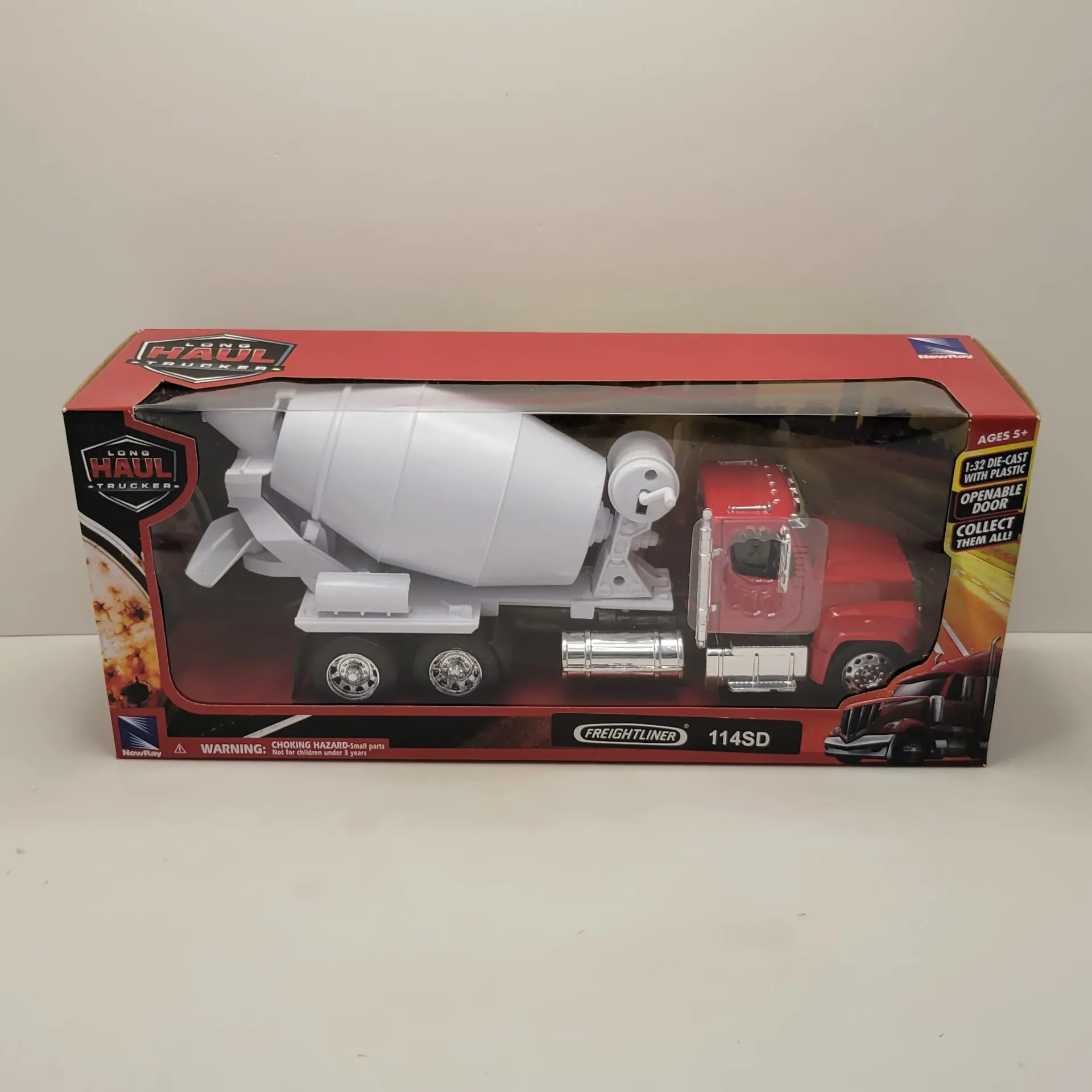 NewRay - Freightliner 114SD Ciment Mixer 1/32