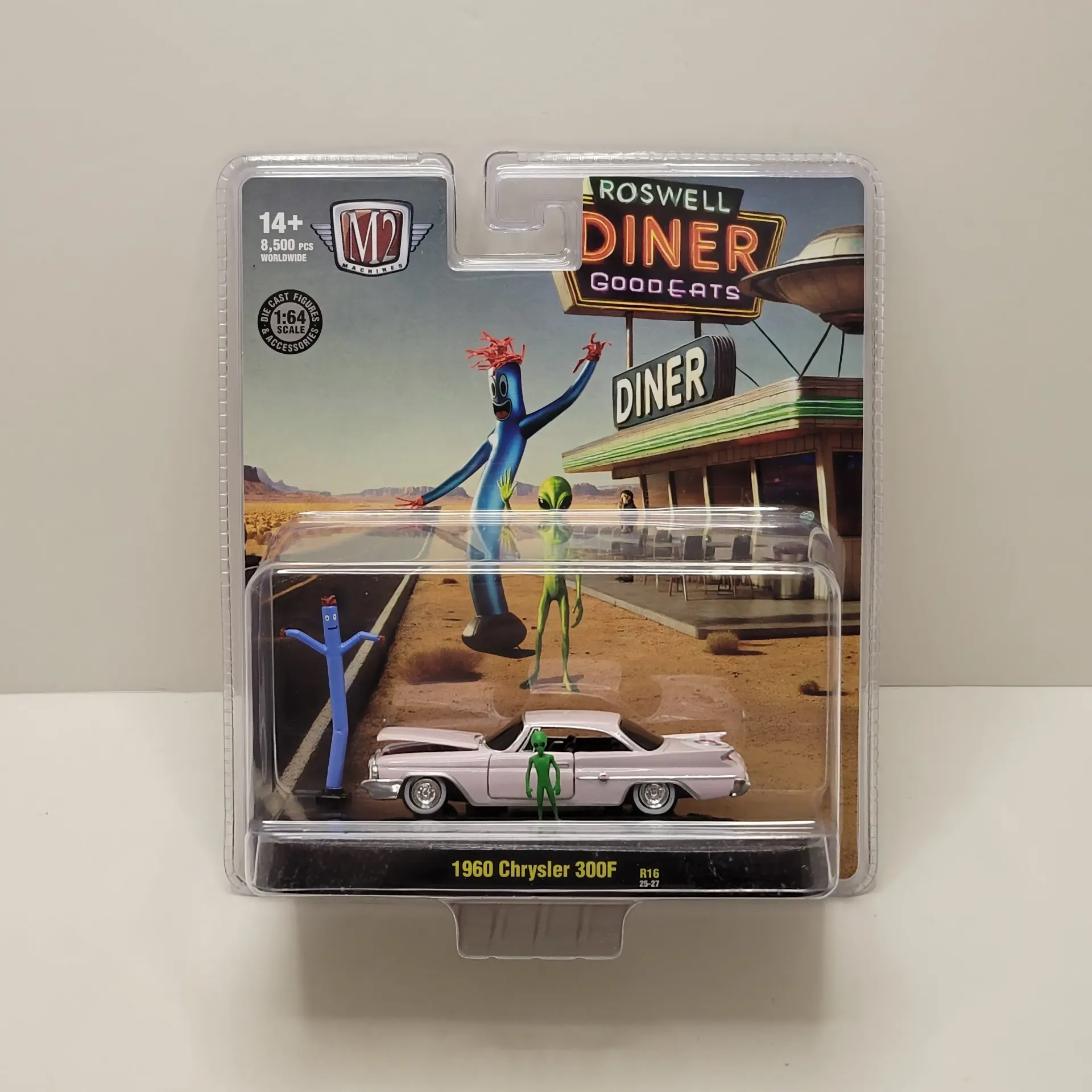 M2 Diorama - 1960 Chrysler 300F 1/64