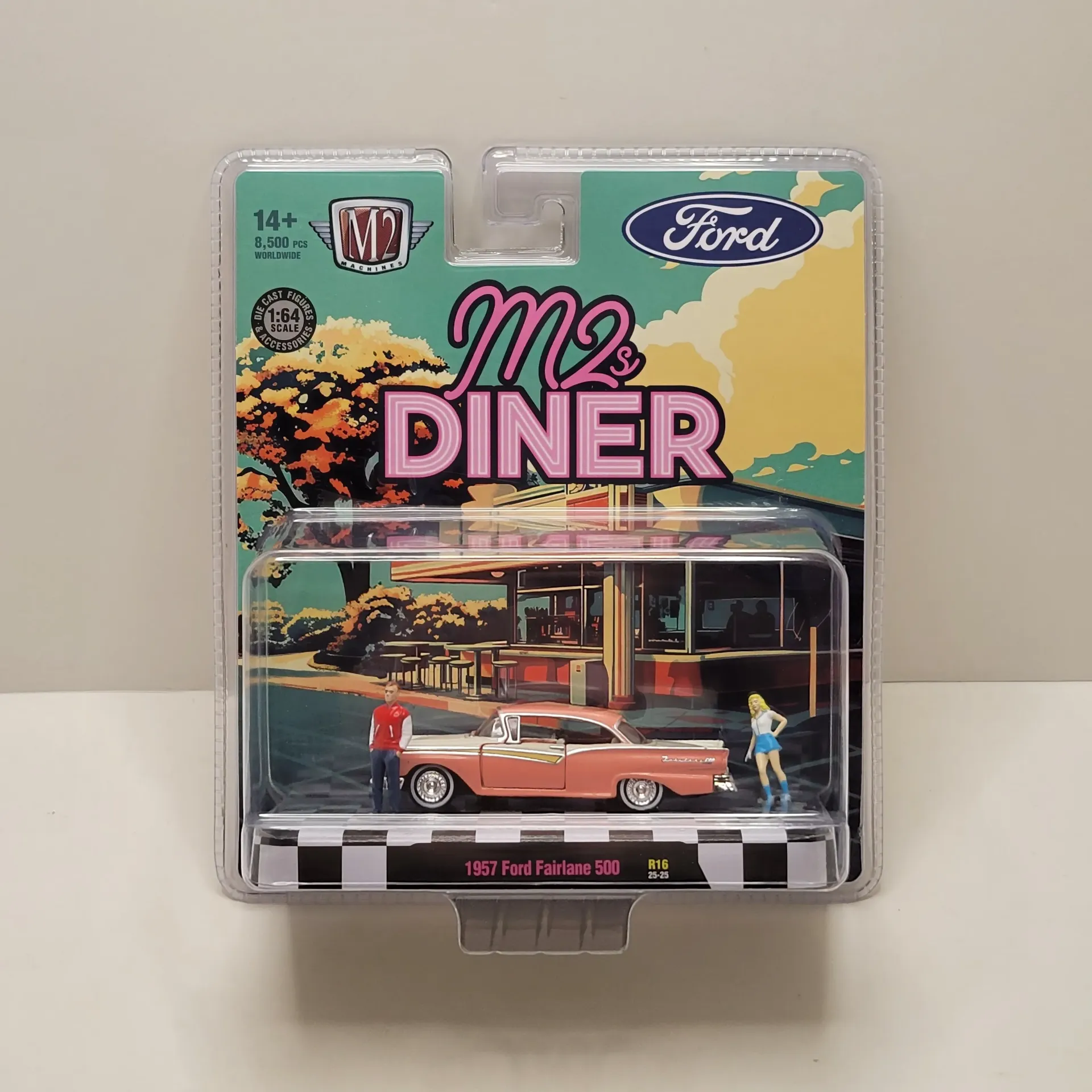 M2 Diorama - 1957 Ford Fairlane 500 1/64