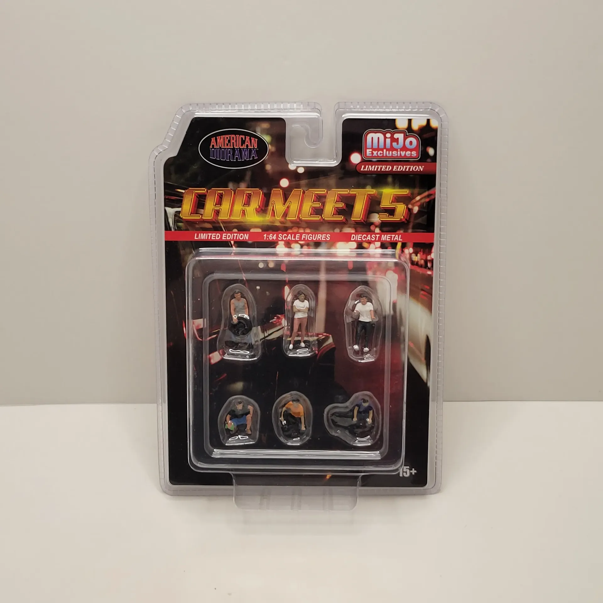 American Diorama - Car Meet 5 1/64