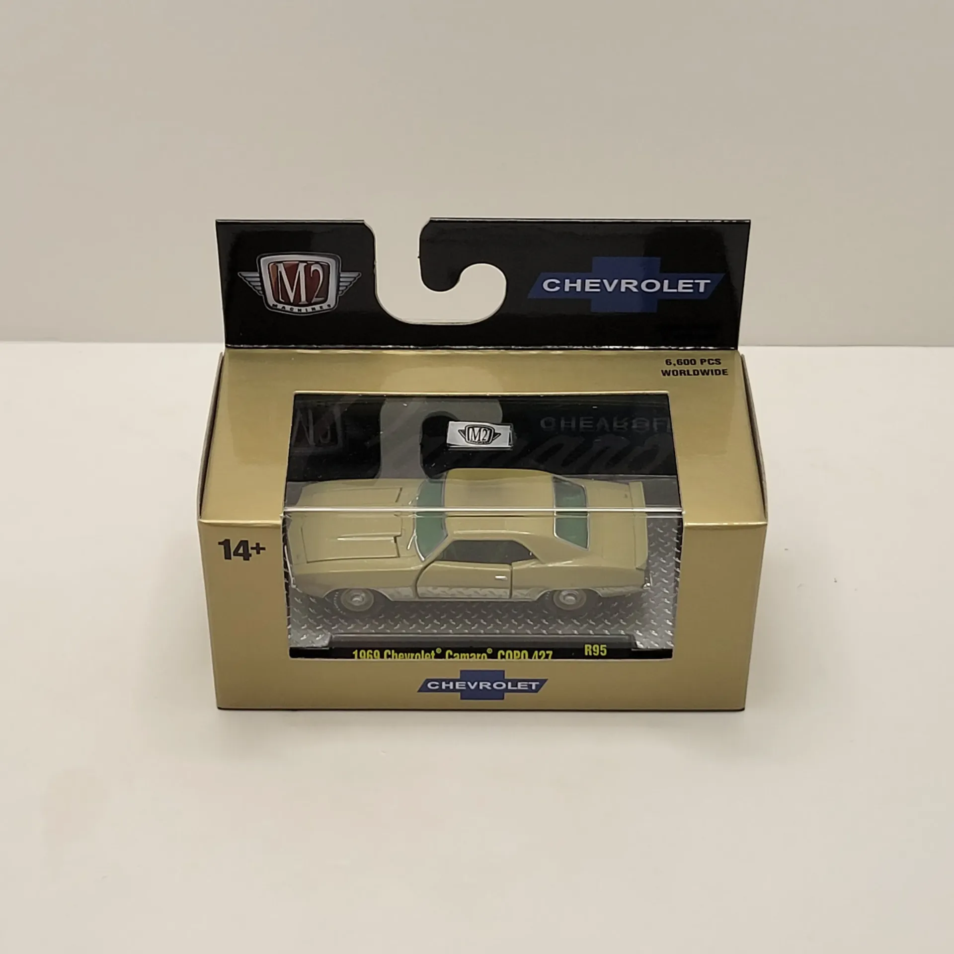 M2 Machines - 1969 Chevrolet Camaro COPO 427 1/64