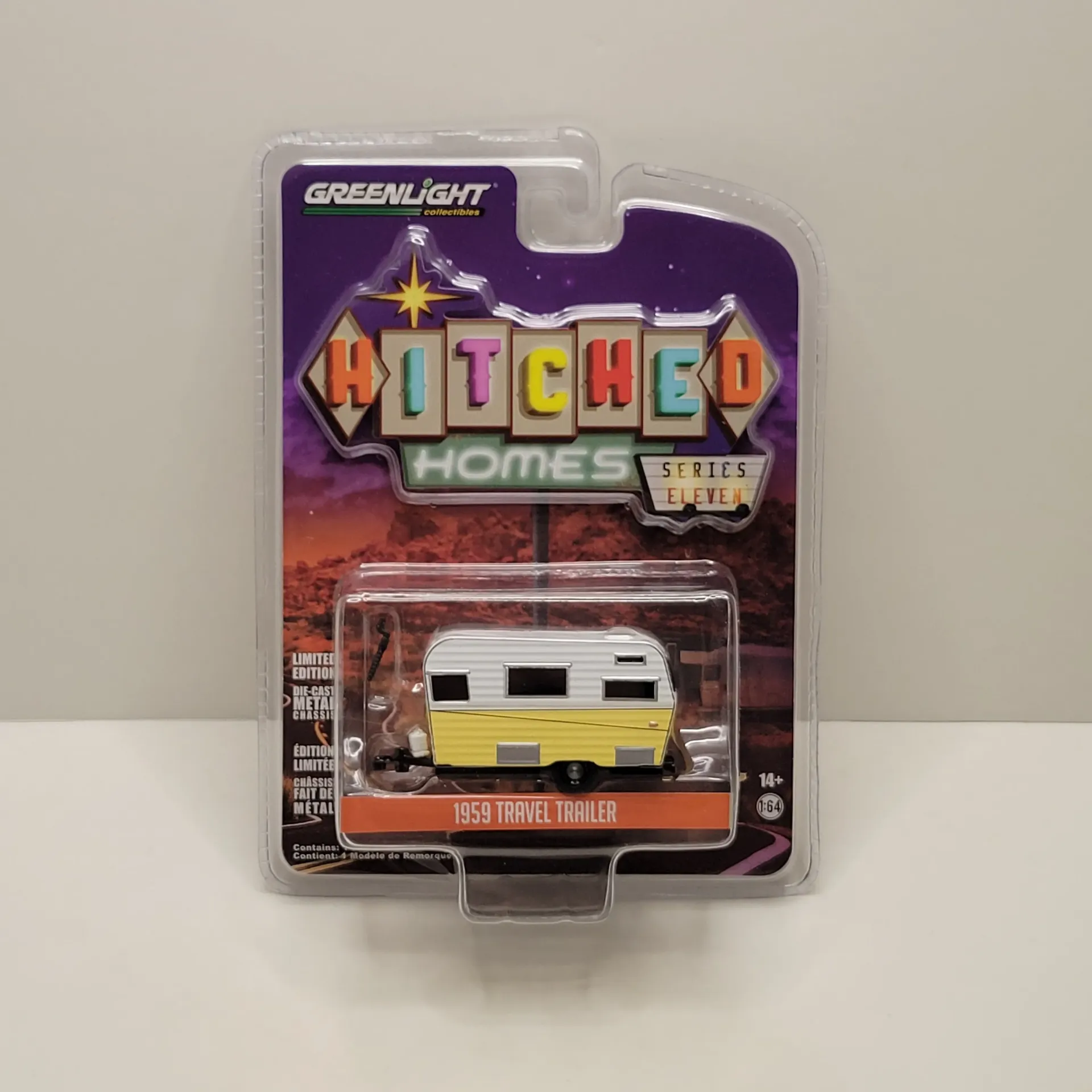 Greenlight - Hitched Homes Series 11 - 1959 Travel Trailer 1/64