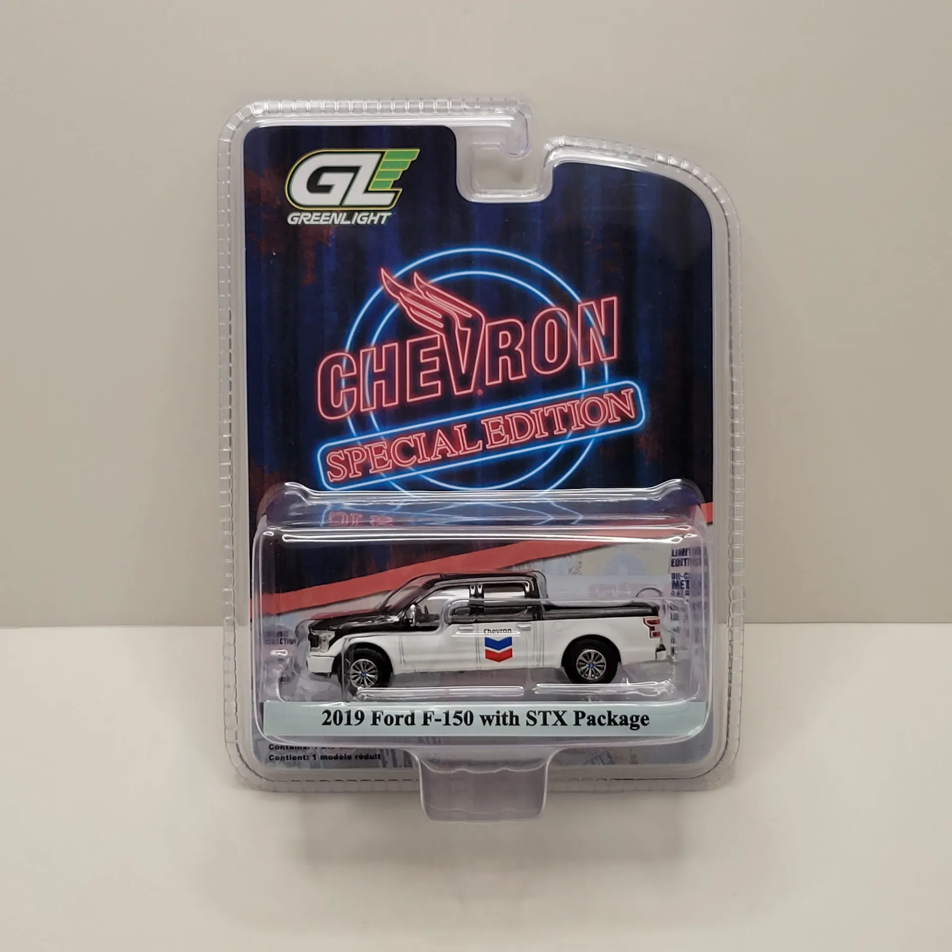 Greenlight - Chevron Special Edition - 2019 Ford F-150 with STX Package 1/64