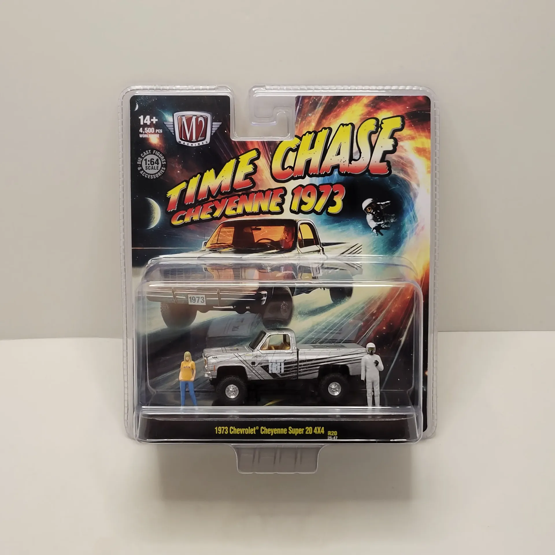 M2 Diorama - 1973 Chevrolet Cheyenne Super 20 4x4 1/64