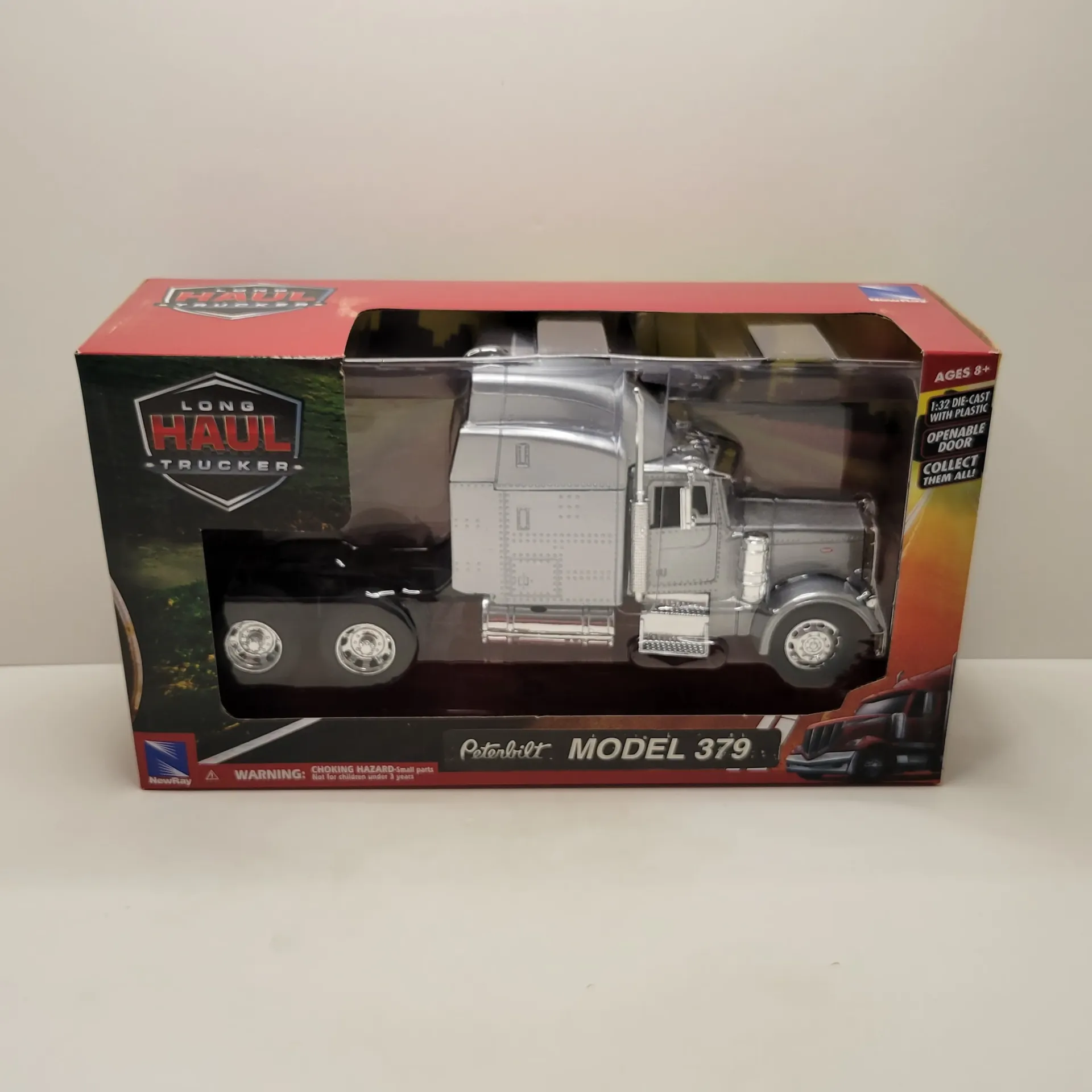 NewRay - Peterbilt Model 379 1/32