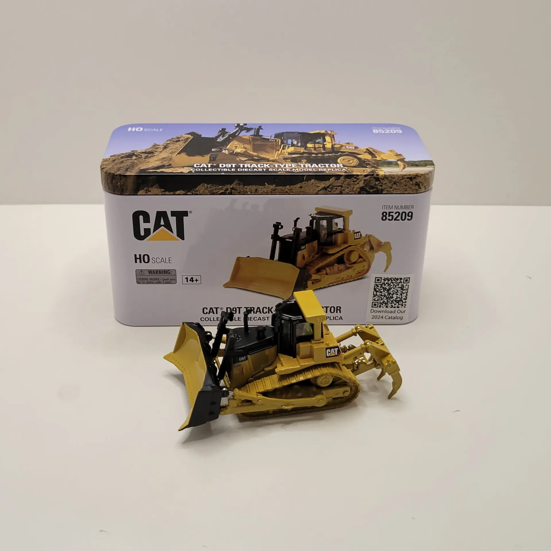 Diecast Masters - CAT - D9T Track-Type Tractor (HO Scale)