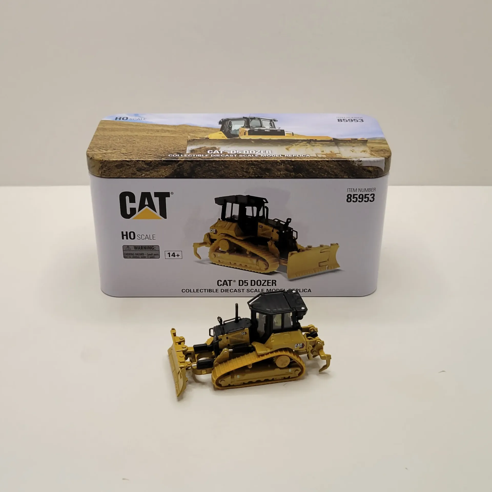 Diecast Masters - CAT - D5 Dozer (HO Scale)