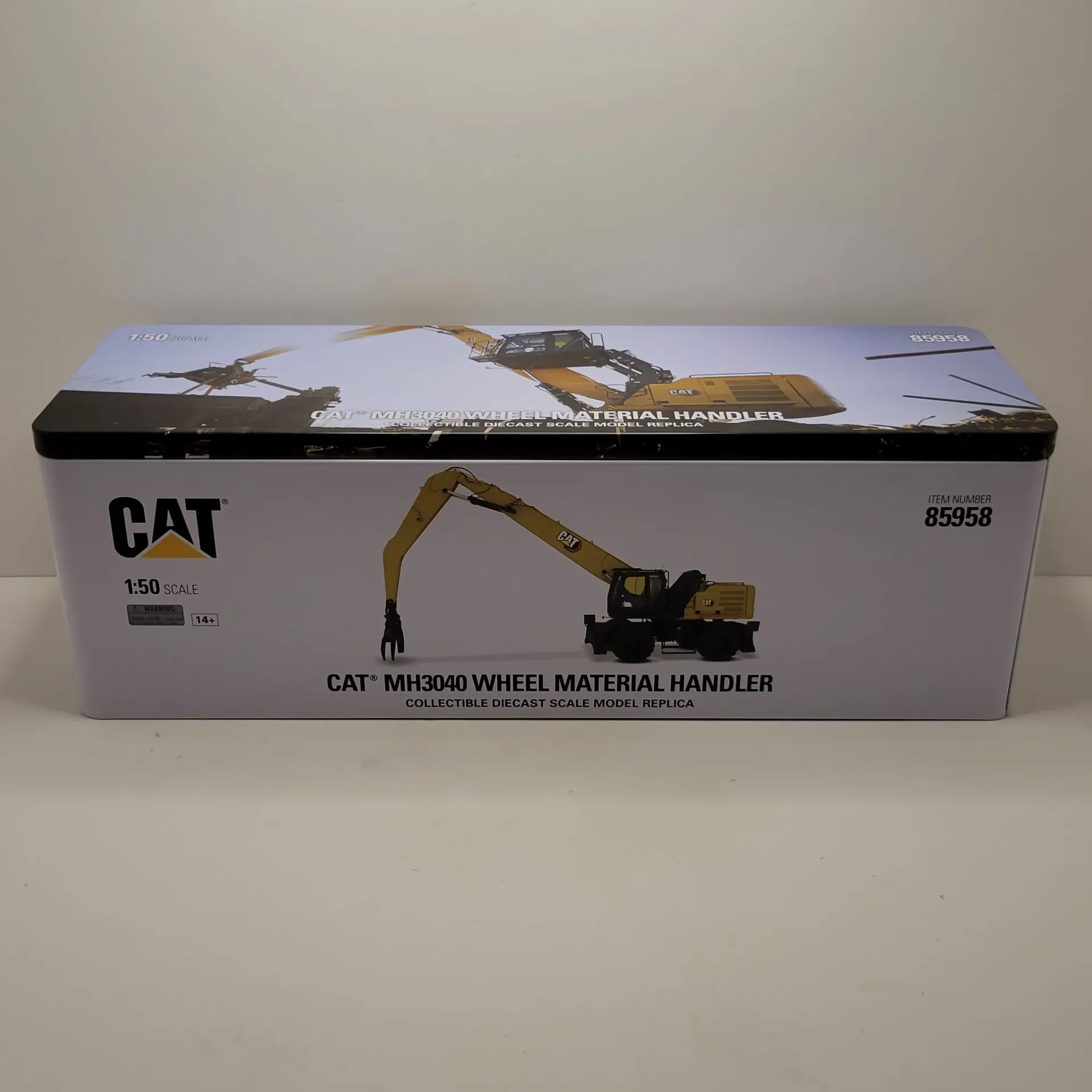 Diecast Masters - CAT - MH3040 Wheel Material Handler 1/50