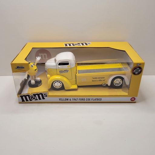 Jada Hollywood Rides - Yellow M&M & 1947 Ford COE Flatbed 1/24