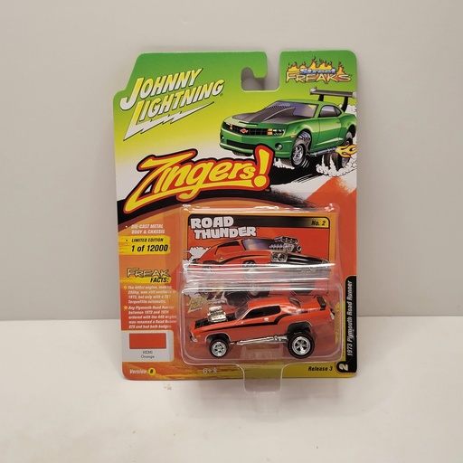 Johnny Lightning - Zingers - 1973 Plymouth Road Runner 1/64