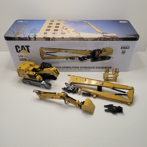 Diecast Masters - CAT - 352 Ultra High Demolition Hydraulic Excavator 1/50